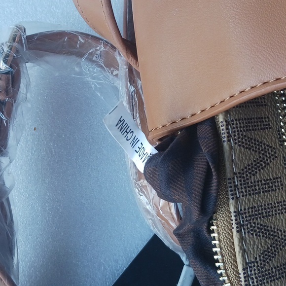 Milan Imports Crossbody - Picture 4 of 4